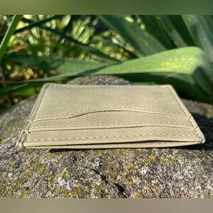 Universal Threads Green Card Holder